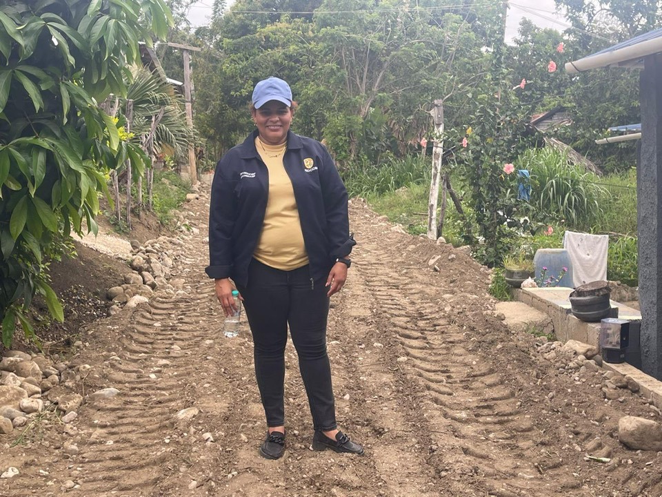 Junta Distrital El Estrecho da respuesta a solicitud comunitaria con reparación de calle