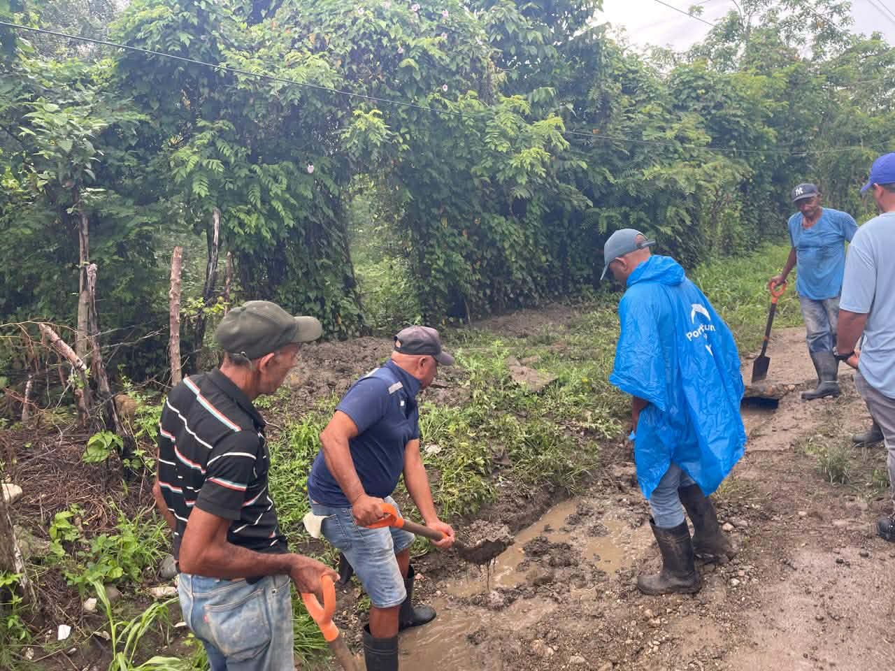 Alcaldesa del Distrito El Estrecho Omar Bross supervisa incidencias y coordina respuestas inmediatas en la comunidad