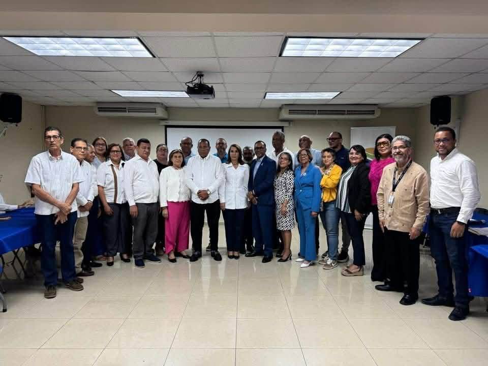 EL ESTRECHO OMAR BROSS PARTICIPA EN SESIÓN DEL CONSEJO DE DESARROLLO PROVINCIAL PARA LA FORMULACIÓN DEL PRESUPUESTO GENERAL DEL ESTADO 2027