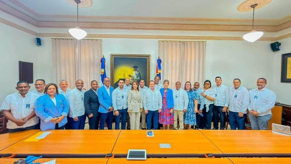 Junta Distrital El Estrecho Omar Bross agradece respaldo del ministro José Ignacio Paliza
